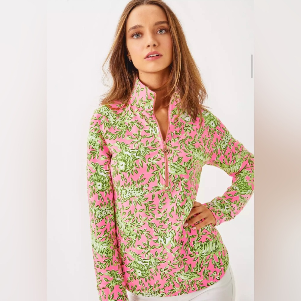 Lilly Pulitzer Skipper Popover in Rousseau Pink Mane Character Energy, Small.